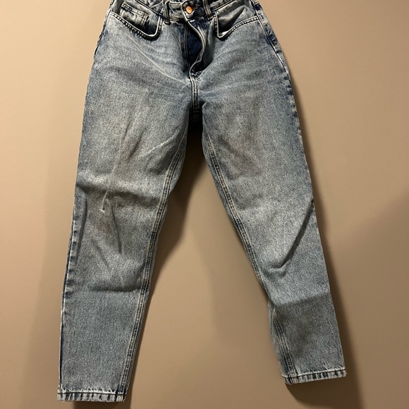 SOLD | RV mom jeans - Picture 2 of 2